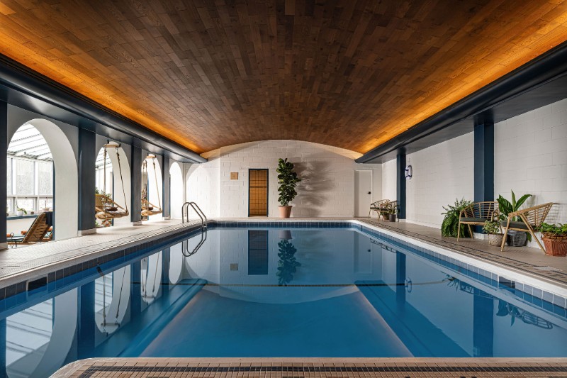 A wide angle view of the Hemlock Neversink indoor pool.